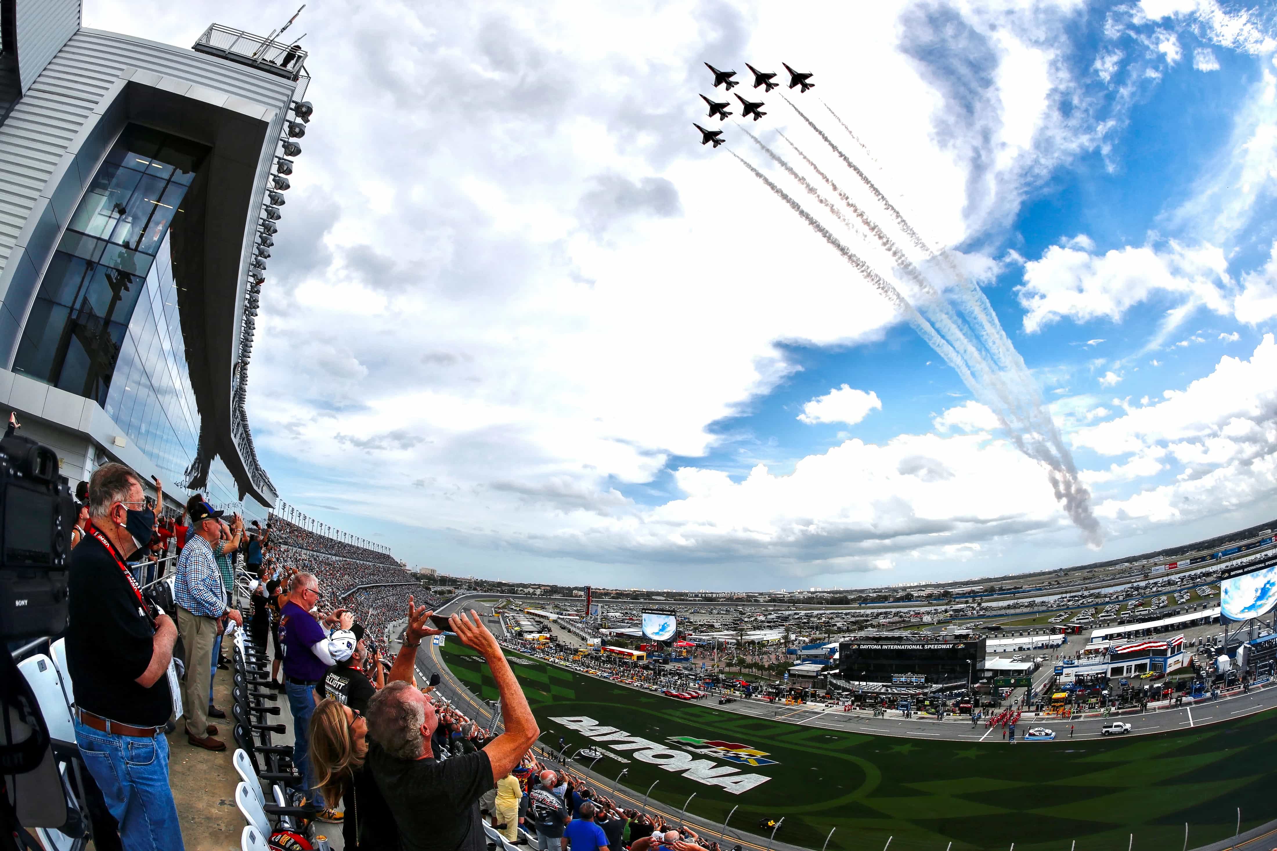 High Banks & Heroes: 65 Years at Daytona, Home of the Great American Race - Image 3