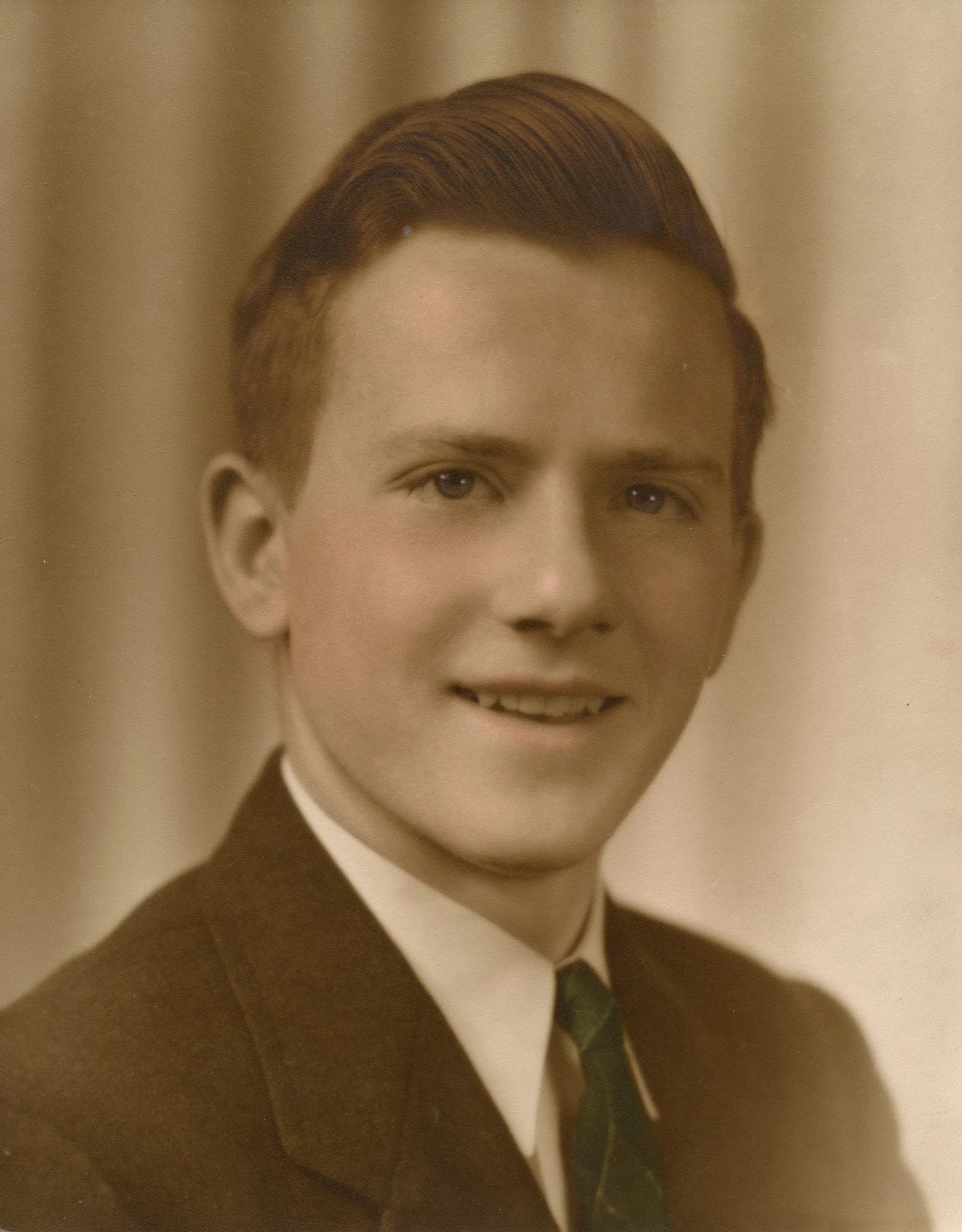 An Arkansas Legend: The Life & Legacy of Frank Broyles - Image 3