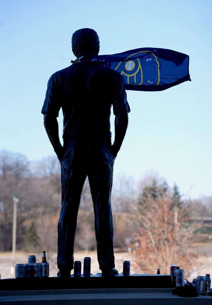 Bob Uecker: The Life and Career of the Milwaukee Brewers’ Legendary Broadcaster - Image 19