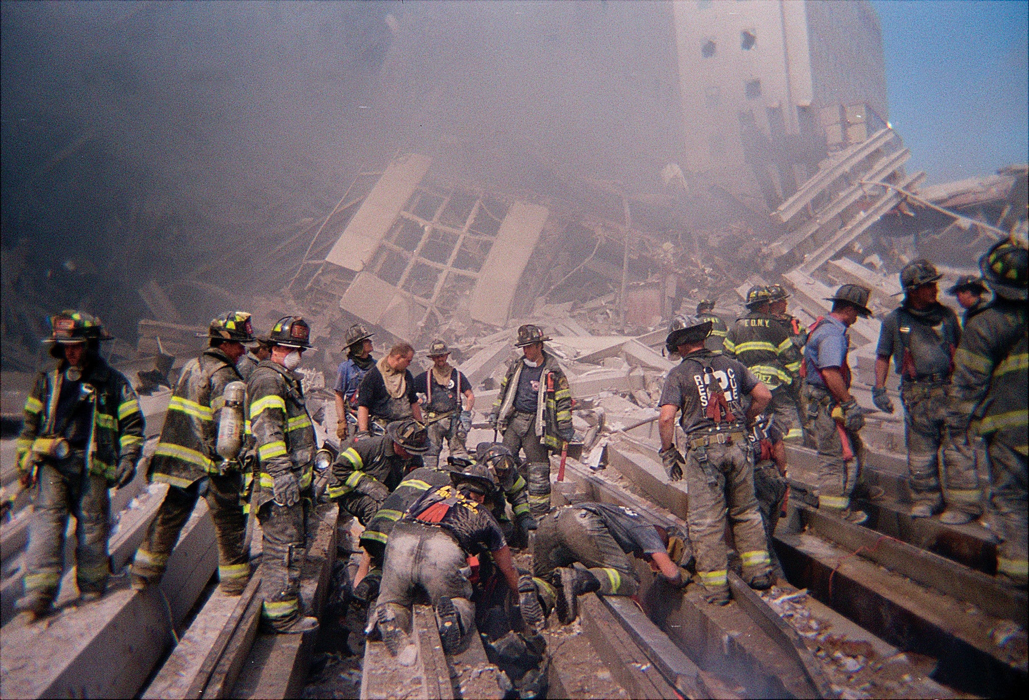 Ground Zero Spirit: A Photographic Account of Americaʼs Unquenchable Spirit in the Face of Unfathomable Loss - Image 3