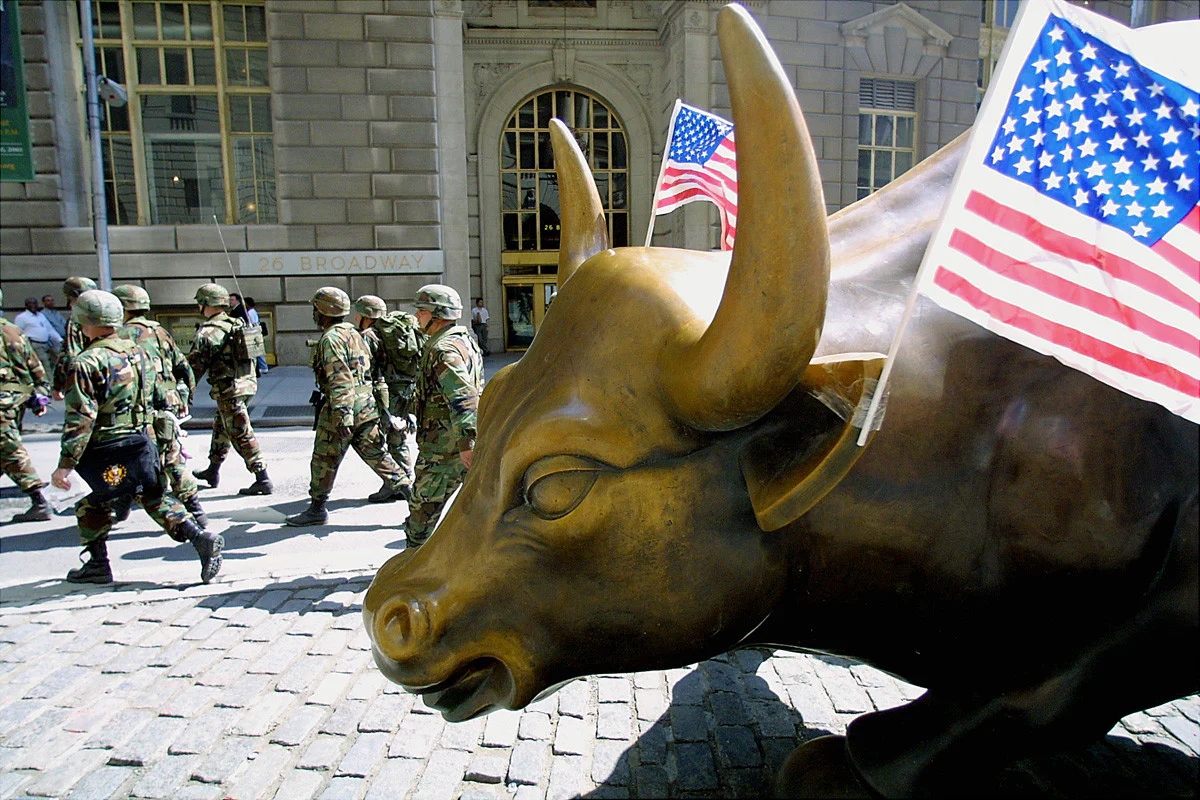 Ground Zero Spirit: A Photographic Account of Americaʼs Unquenchable Spirit in the Face of Unfathomable Loss - Image 7