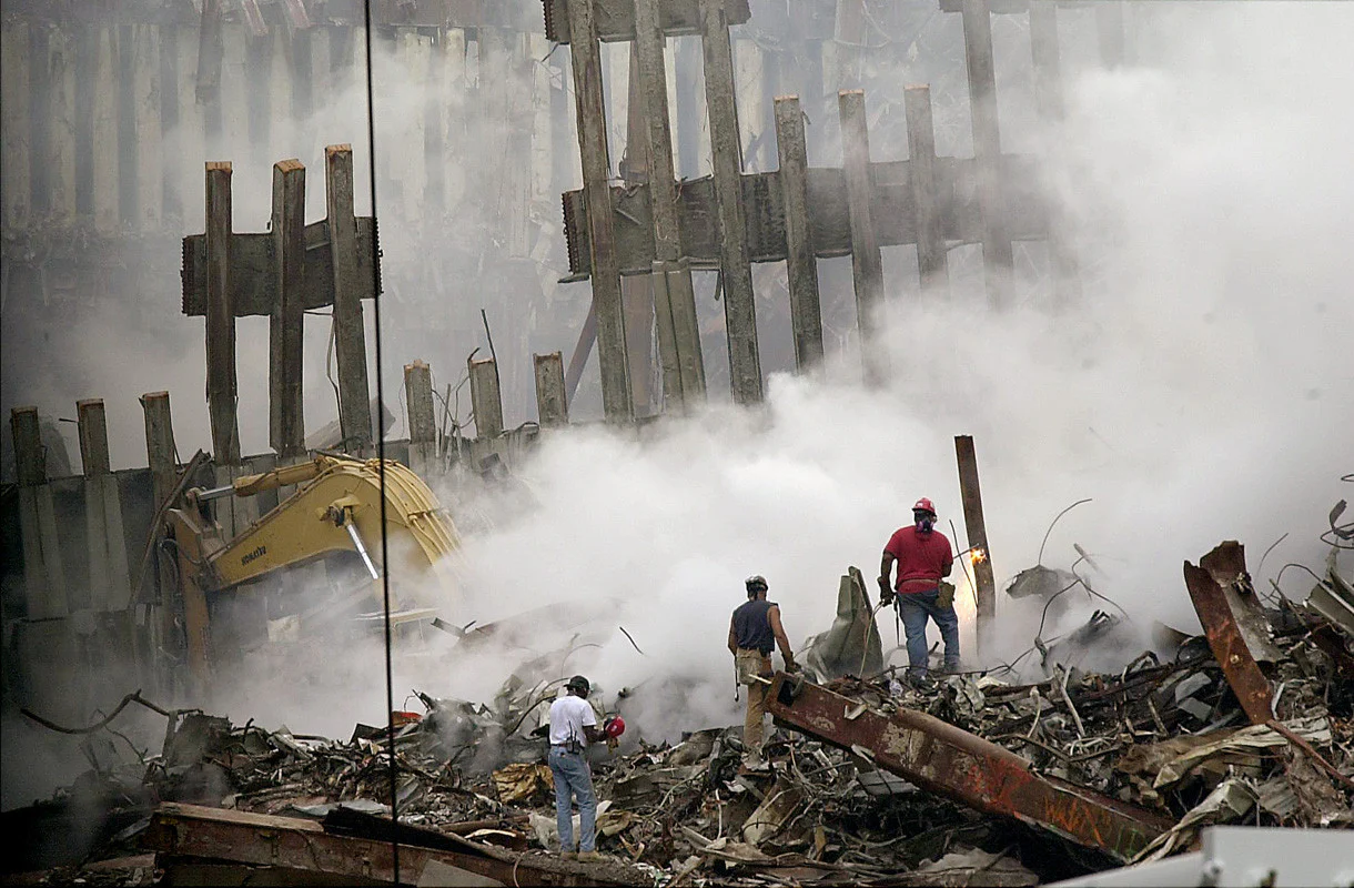 Ground Zero Spirit: A Photographic Account of Americaʼs Unquenchable Spirit in the Face of Unfathomable Loss - Image 9