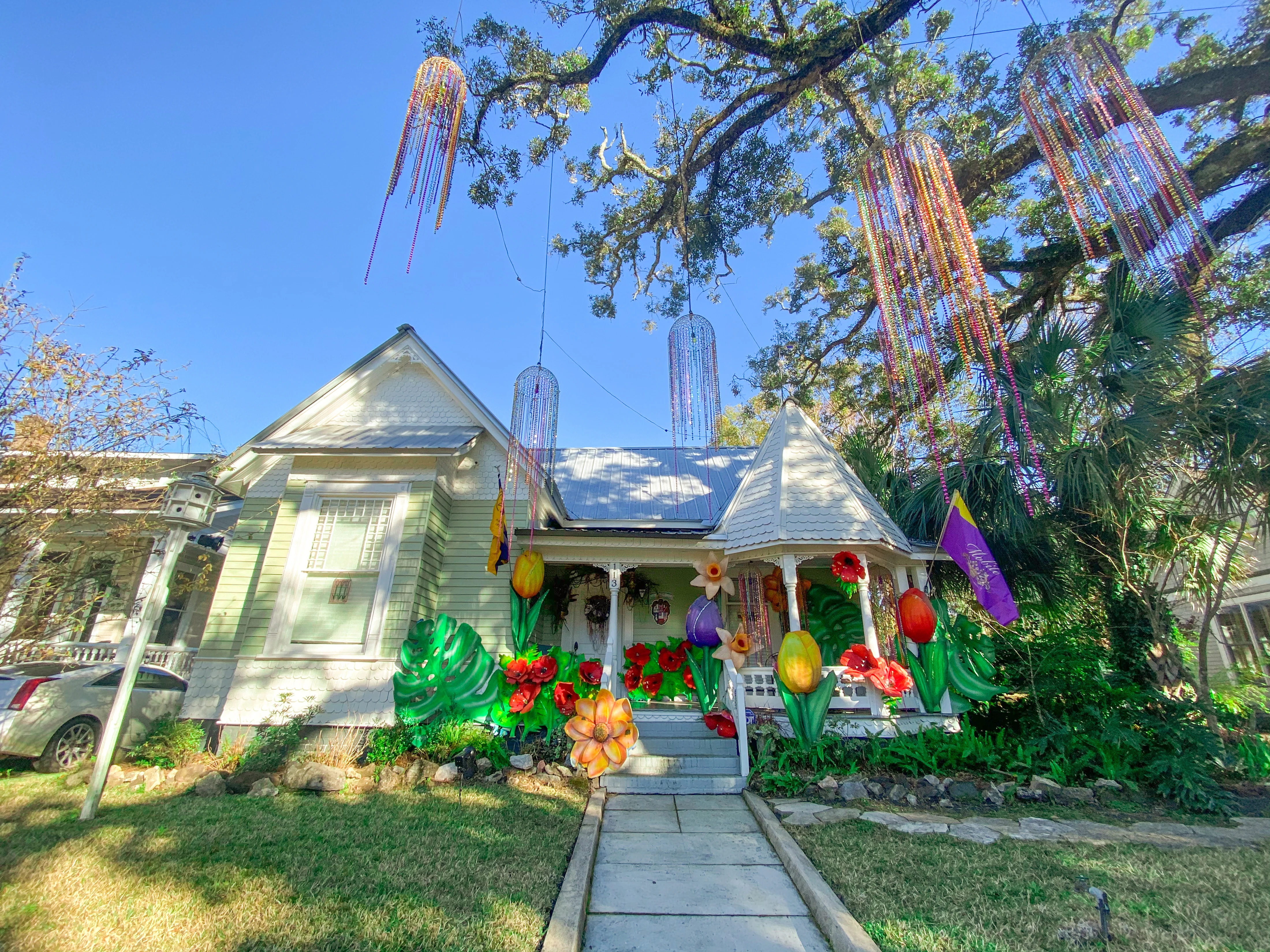Mobile's Porch Parade: The Oldest Carnival in America Celebrated in a New Style - Image 11