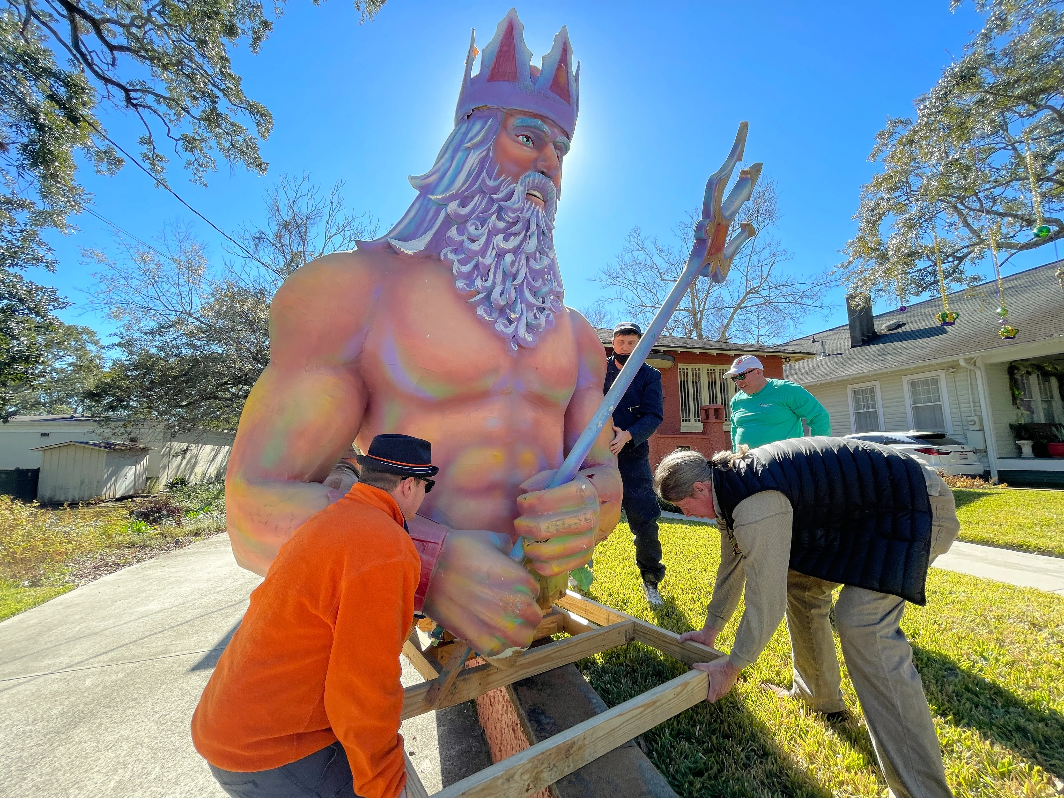 Mobile's Porch Parade: The Oldest Carnival in America Celebrated in a New Style - Image 4