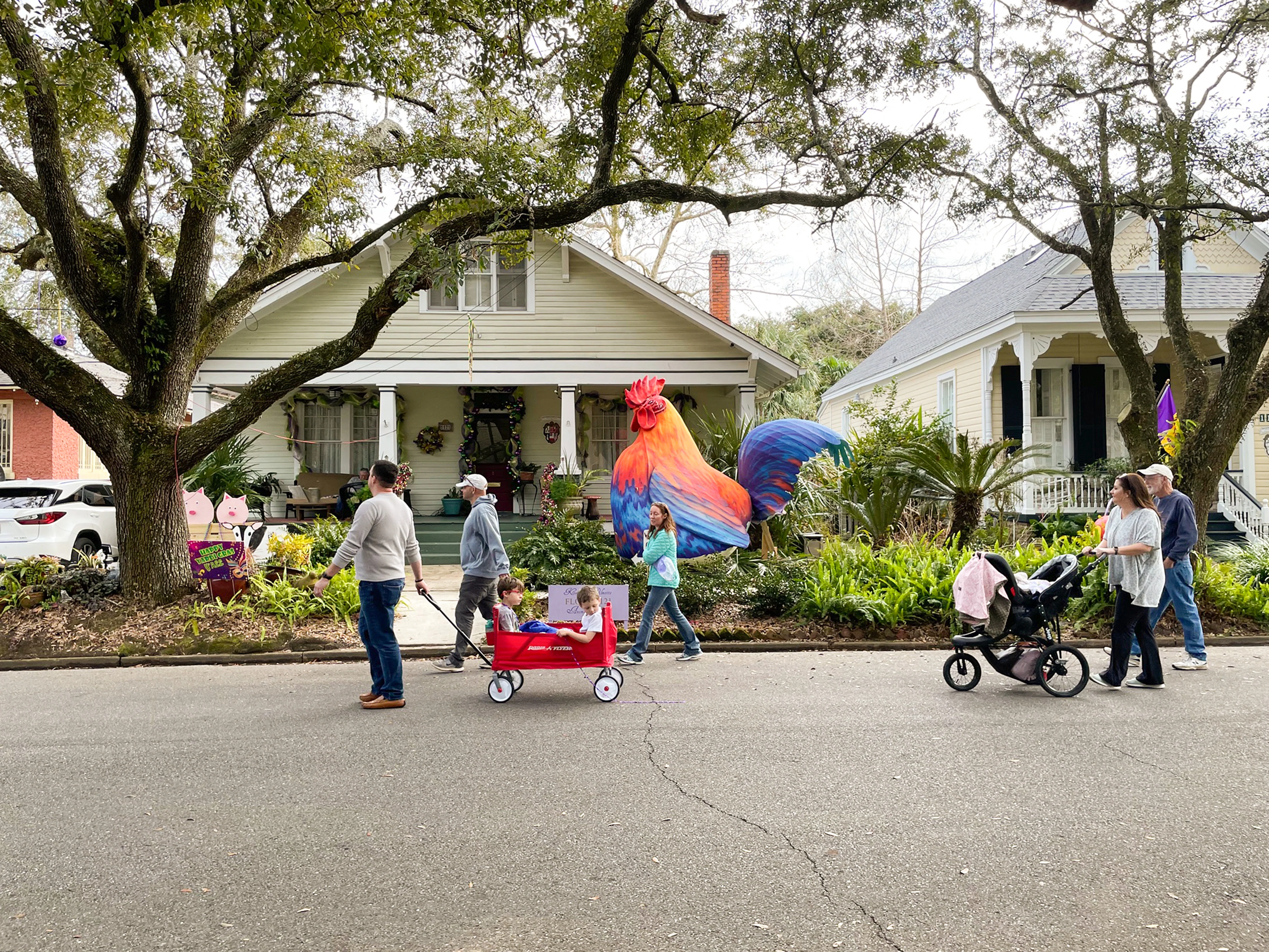 Mobile's Porch Parade: The Oldest Carnival in America Celebrated in a New Style - Image 7