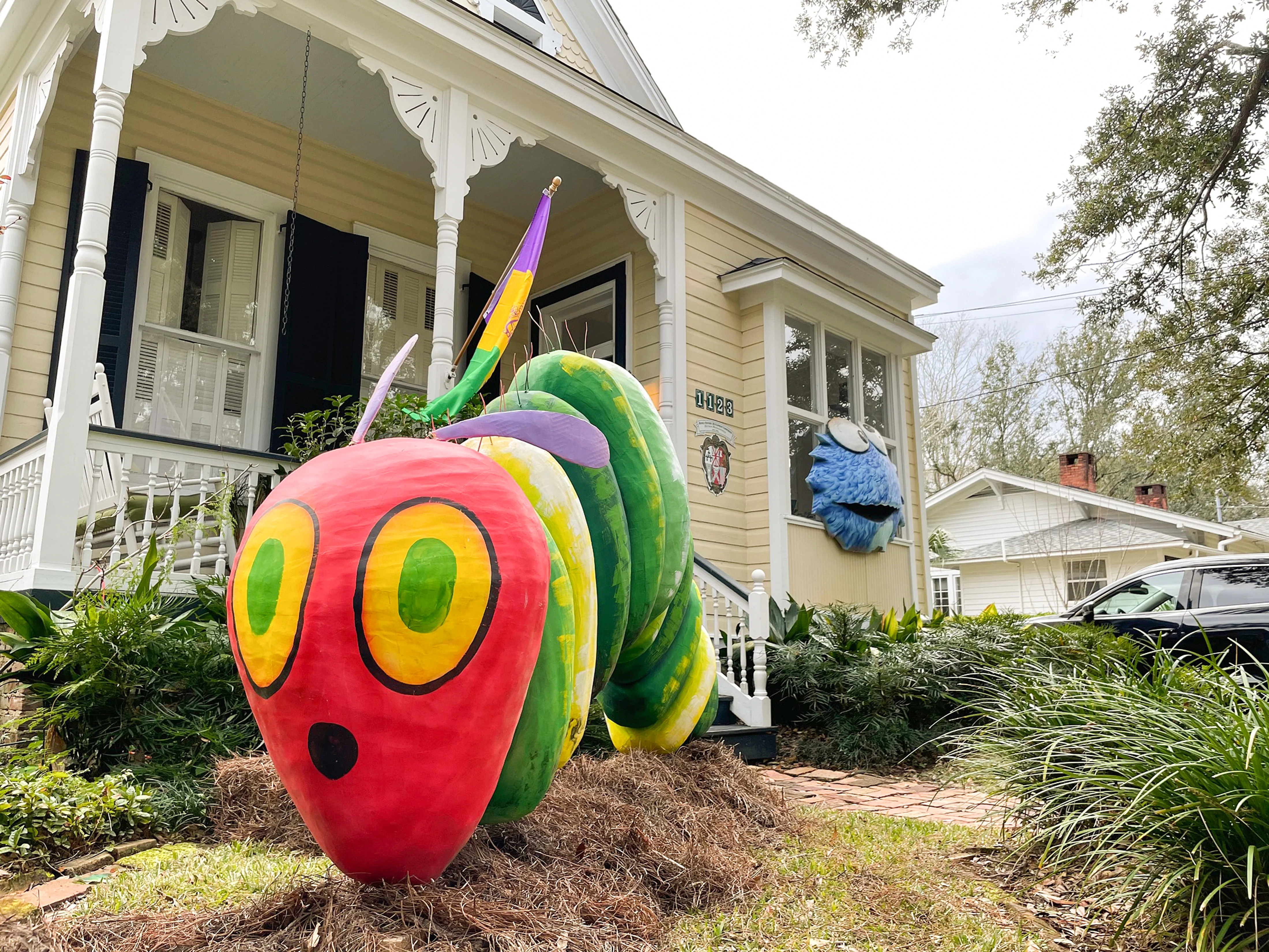 Mobile's Porch Parade: The Oldest Carnival in America Celebrated in a New Style - Image 8
