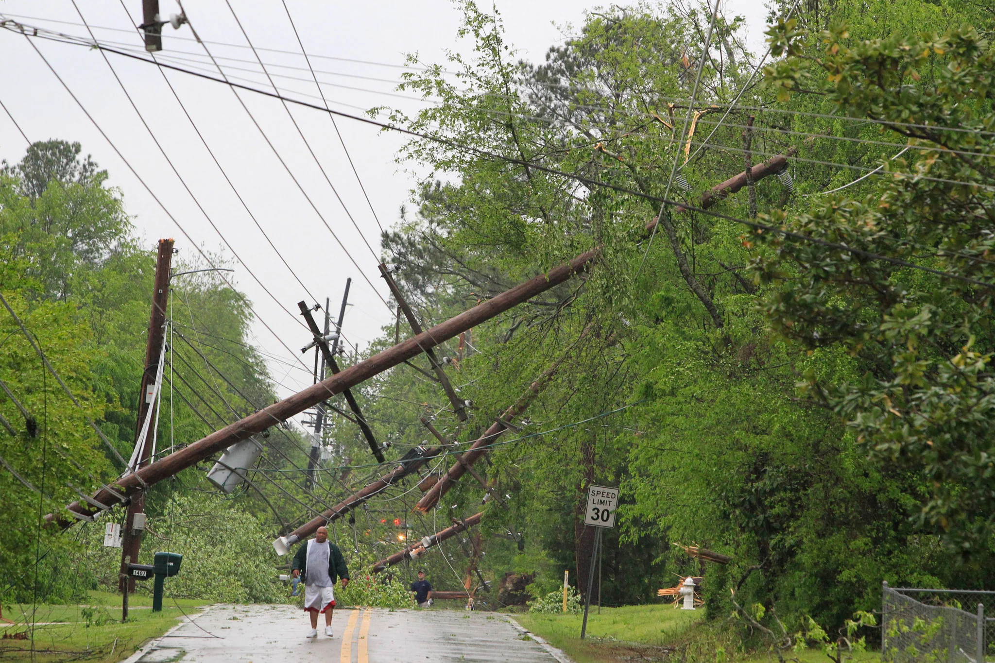 31 Miles of Destruction: The Aftermath of a Tornado that Ripped Through Northeast Mississippi - Image 5