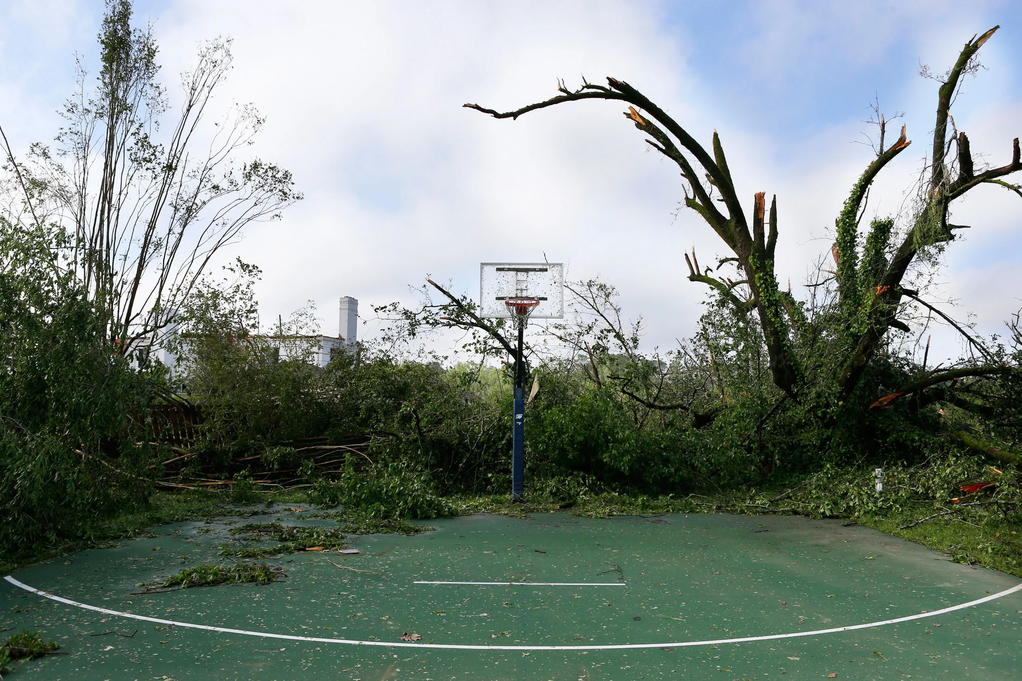 31 Miles of Destruction: The Aftermath of a Tornado that Ripped Through Northeast Mississippi - Image 8