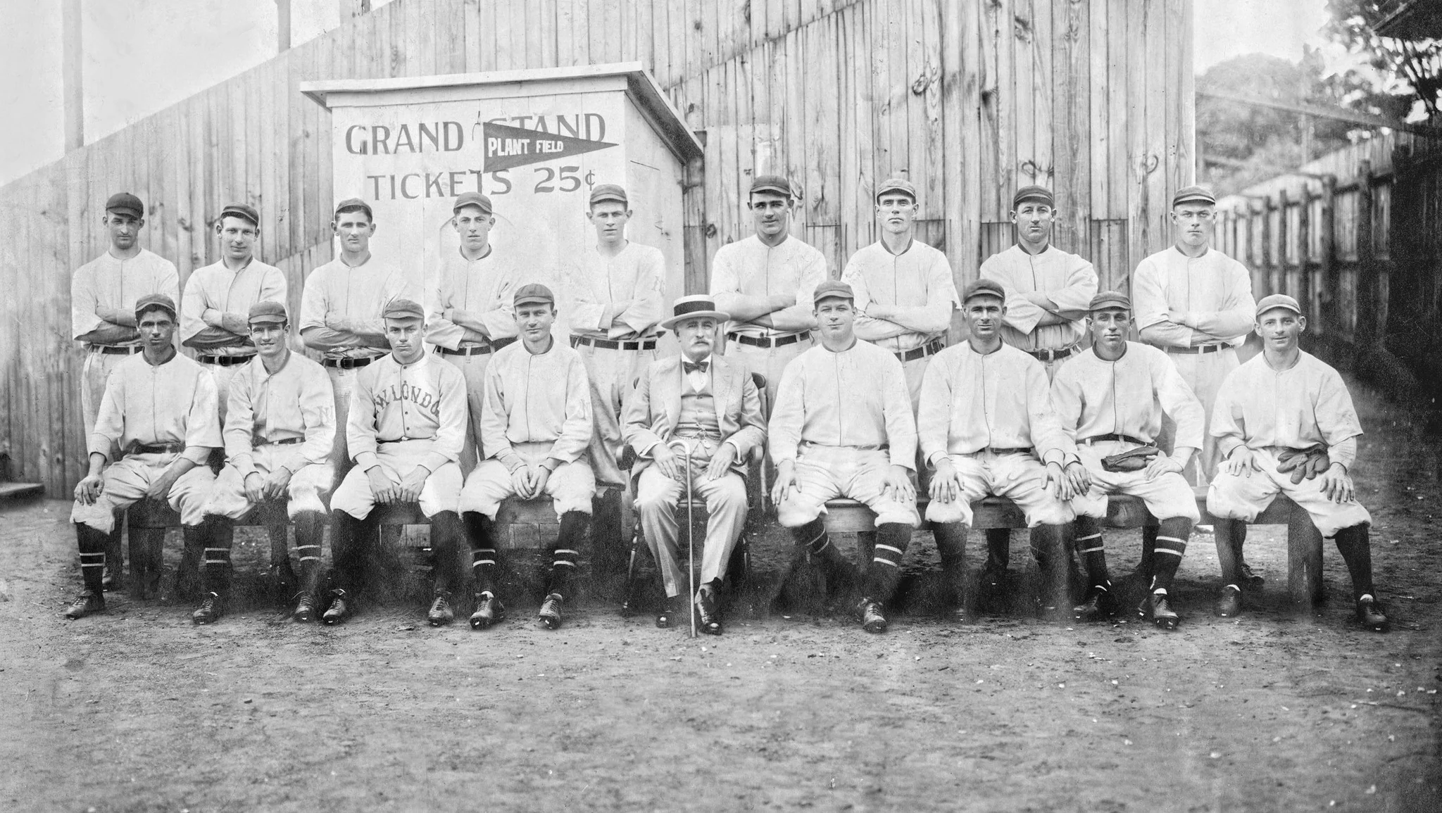 Looking Back: New London County: Vol. I - The 1860s - 1930s - Image 3