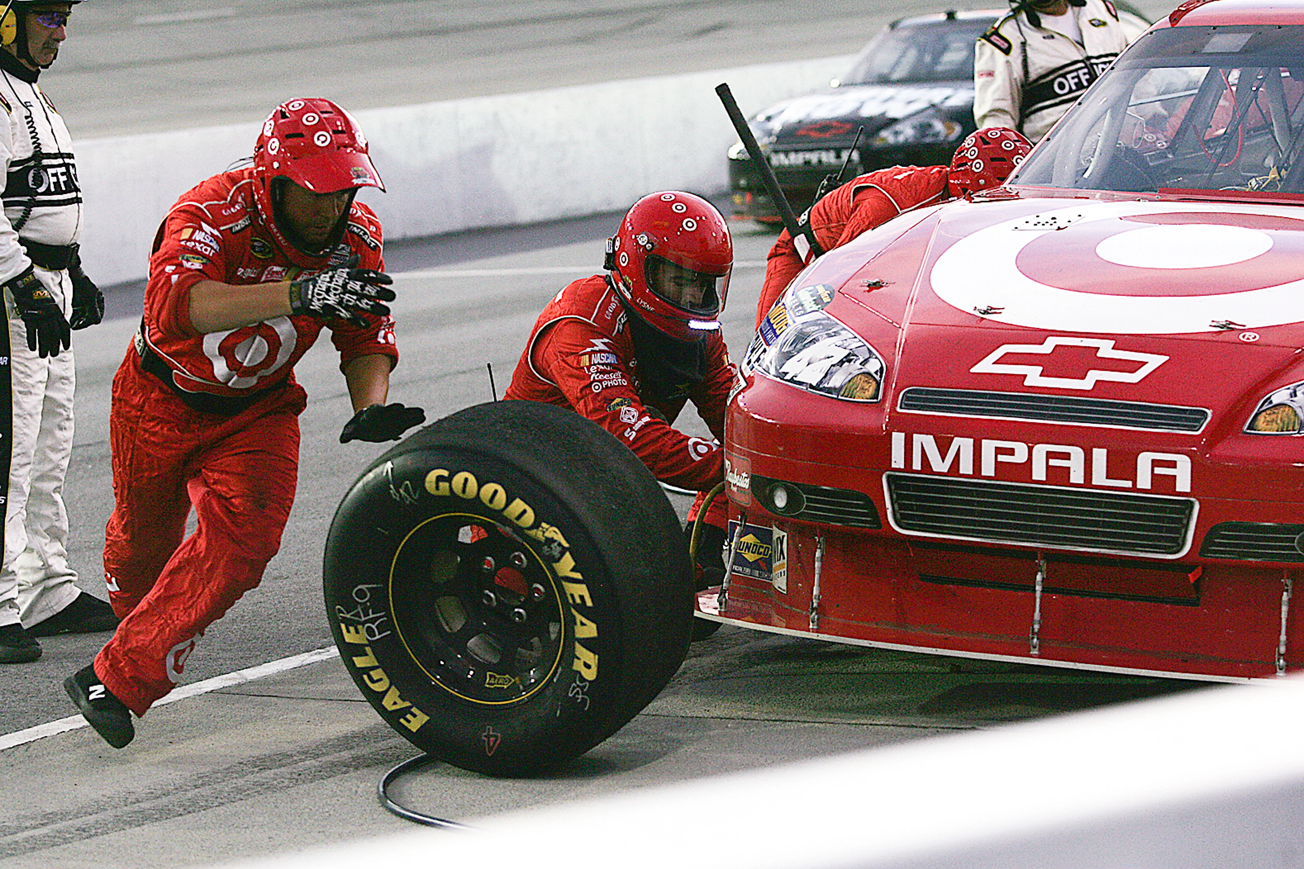 Southern 500: 70 Years of Thrills and Chills, Drama and Dents at Darlington Raceway - Image 15