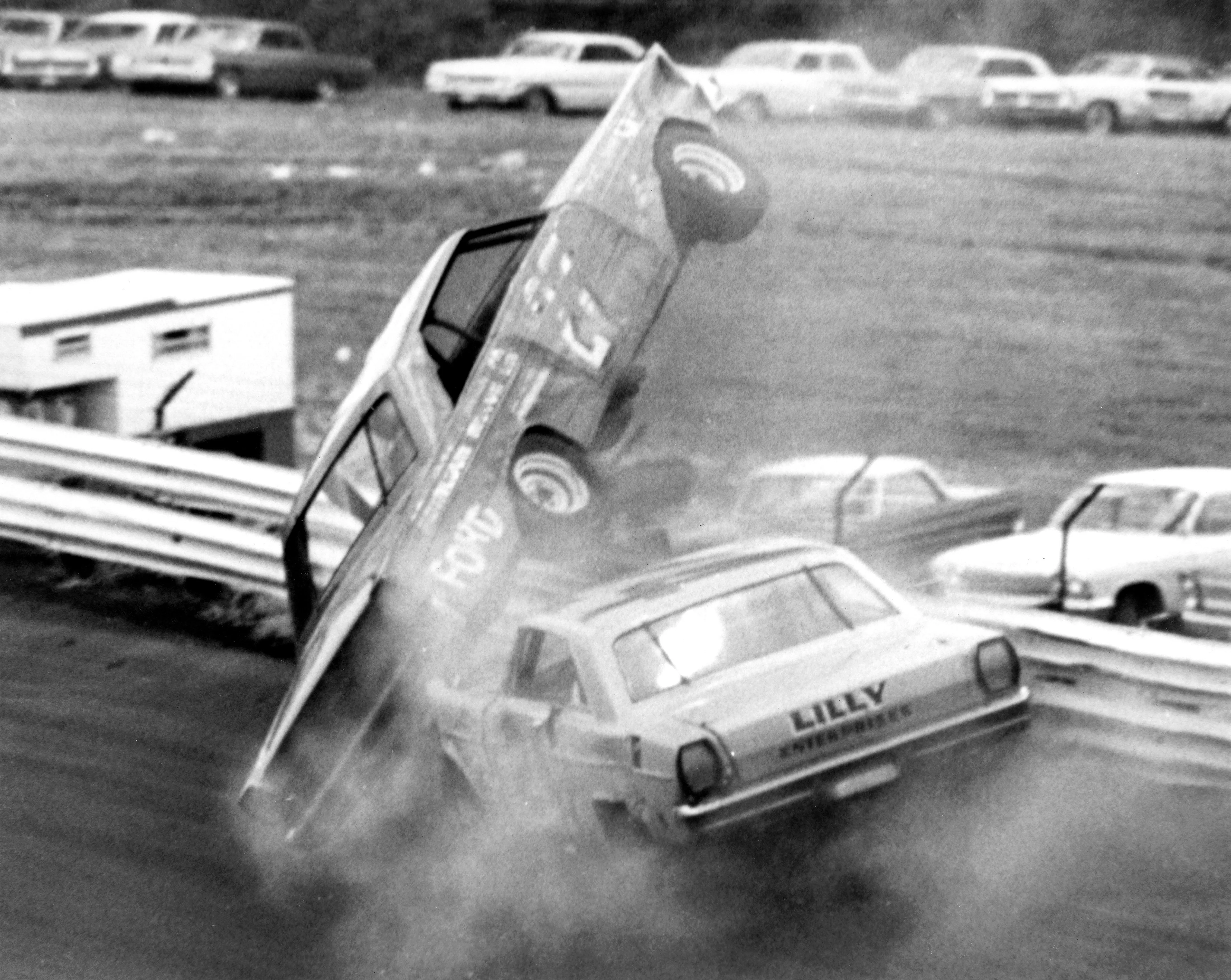 Southern 500: 70 Years of Thrills and Chills, Drama and Dents at Darlington Raceway - Image 3